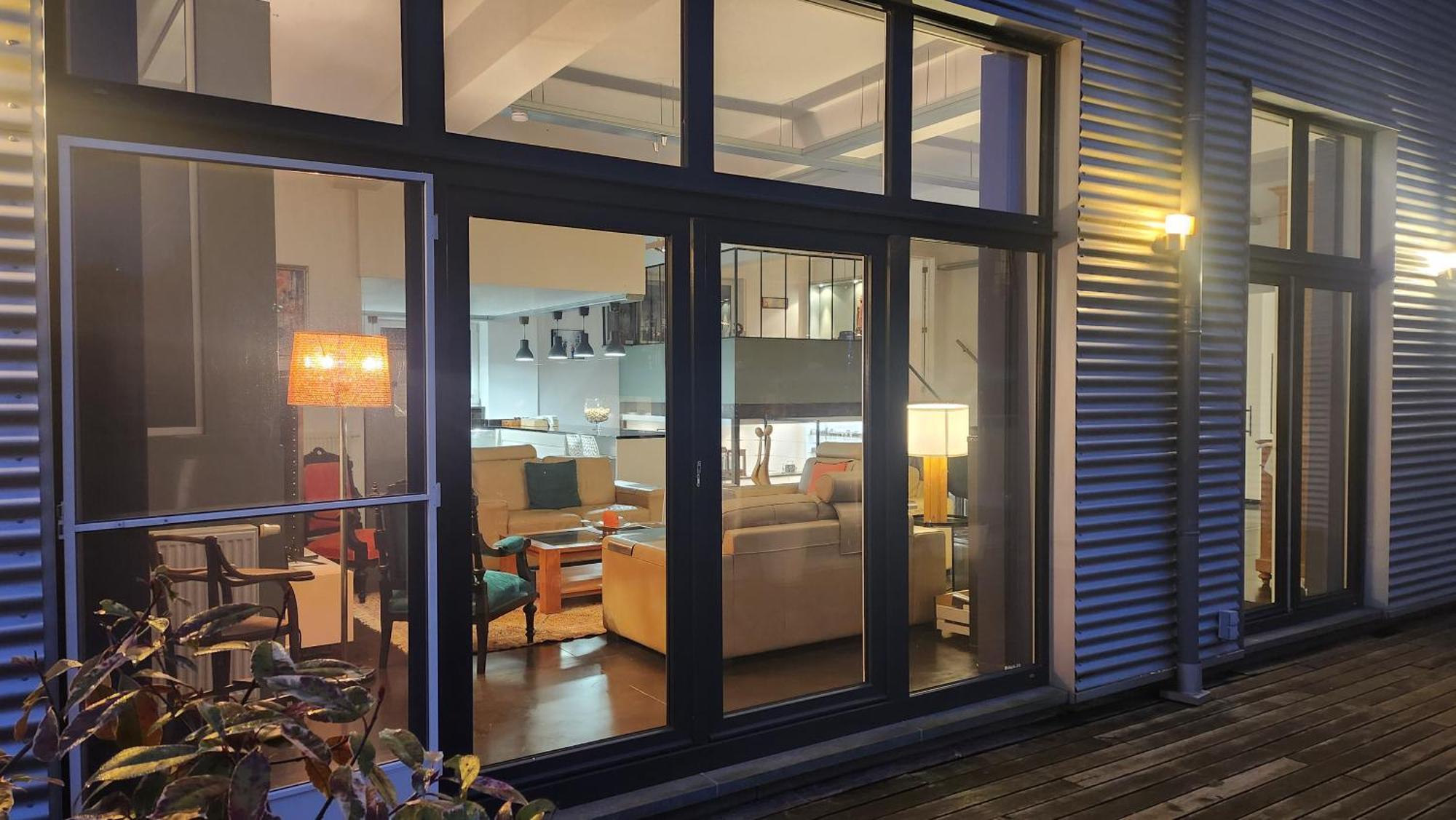 Superbe Loft De Caractere Avec Garage A 10' Du Centre Liege